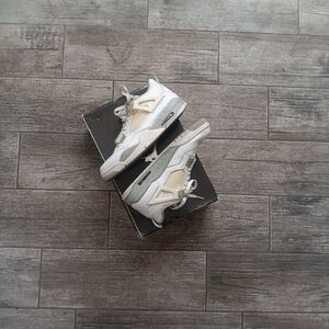 Nike Air Jordan Retro 4